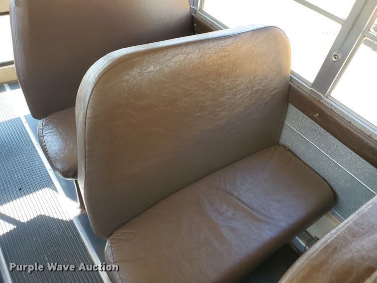 image for item HO9722 1998 International 3800 Blue Bird  school bus