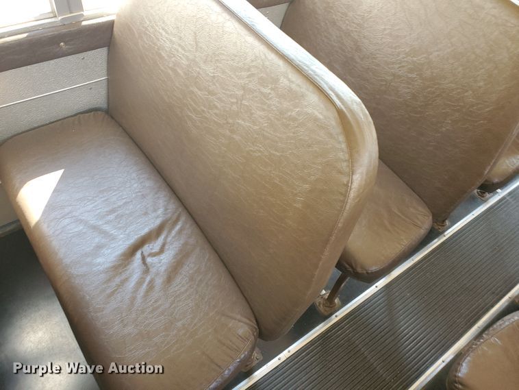 image for item HO9722 1998 International 3800 Blue Bird  school bus