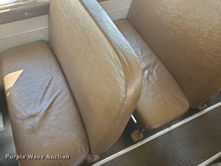 image for item HO9722 1998 International 3800 Blue Bird  school bus