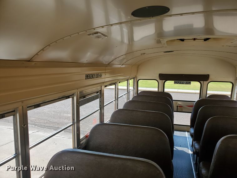 image for item HO9722 1998 International 3800 Blue Bird  school bus