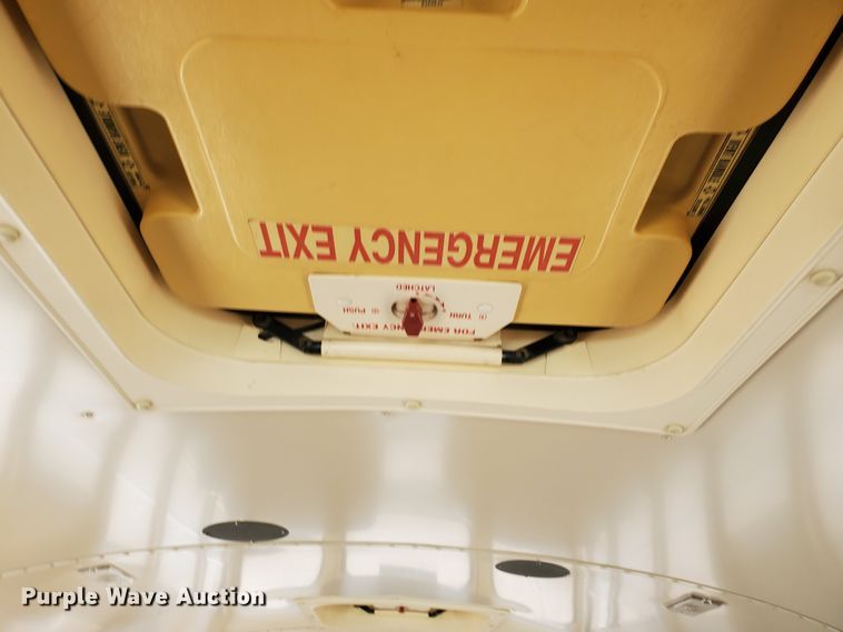 image for item HO9722 1998 International 3800 Blue Bird  school bus