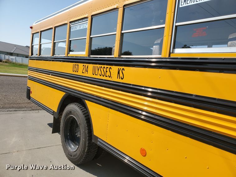 image for item HO9722 1998 International 3800 Blue Bird  school bus