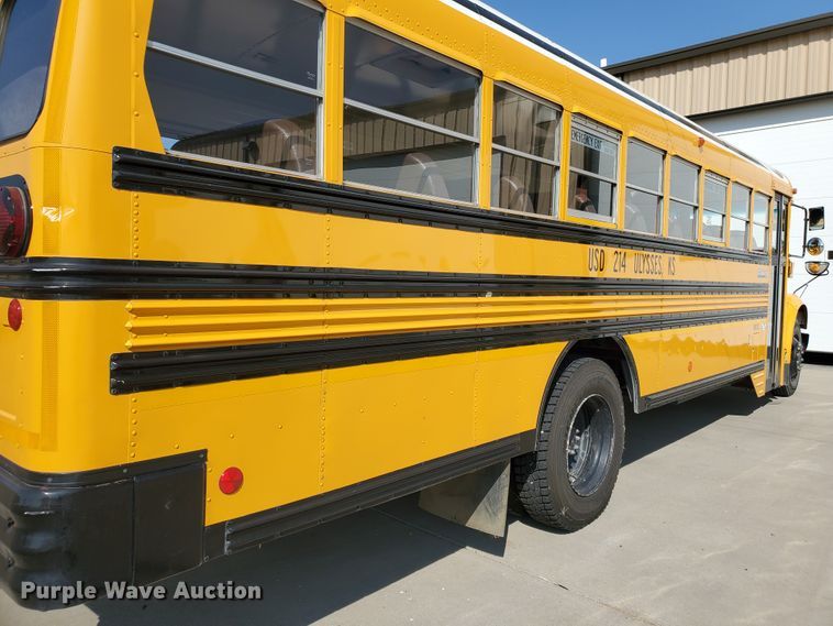 image for item HO9722 1998 International 3800 Blue Bird  school bus