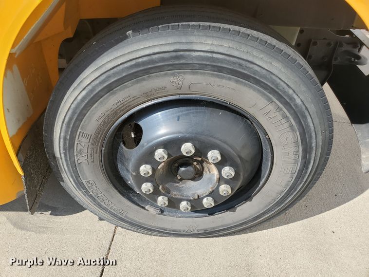 image for item HO9722 1998 International 3800 Blue Bird  school bus