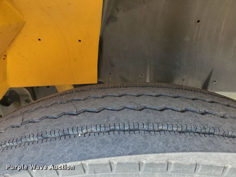 image for item HO9722 1998 International 3800 Blue Bird  school bus