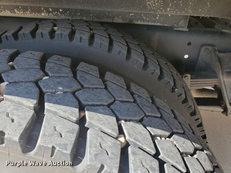 image for item HO9722 1998 International 3800 Blue Bird  school bus