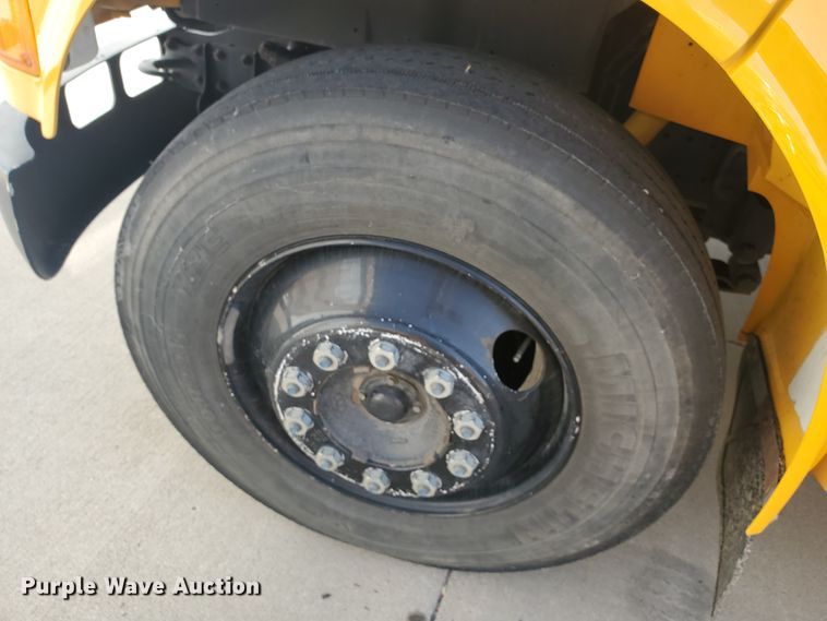 image for item HO9722 1998 International 3800 Blue Bird  school bus