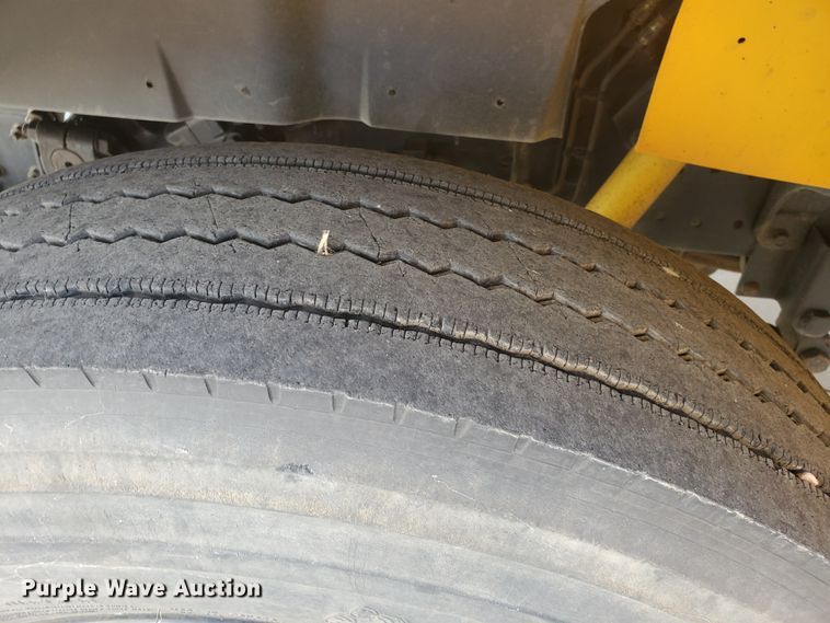 image for item HO9722 1998 International 3800 Blue Bird  school bus