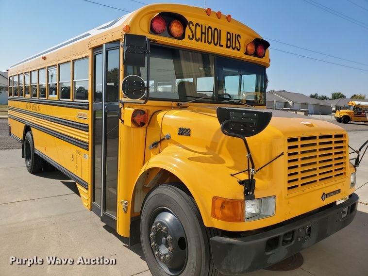 image for item HO9724 1998 International 3800 Blue Bird  school bus