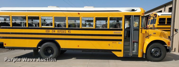 image for item HO9724 1998 International 3800 Blue Bird  school bus