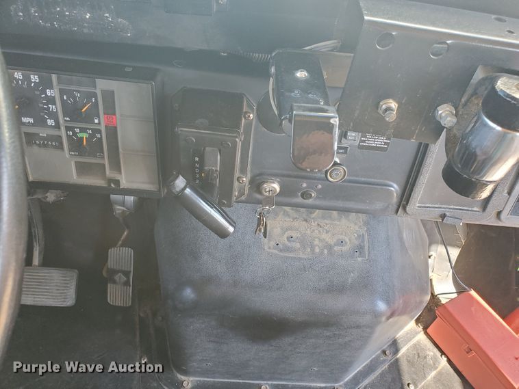 image for item HO9724 1998 International 3800 Blue Bird  school bus