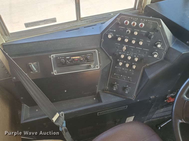 image for item HO9724 1998 International 3800 Blue Bird  school bus