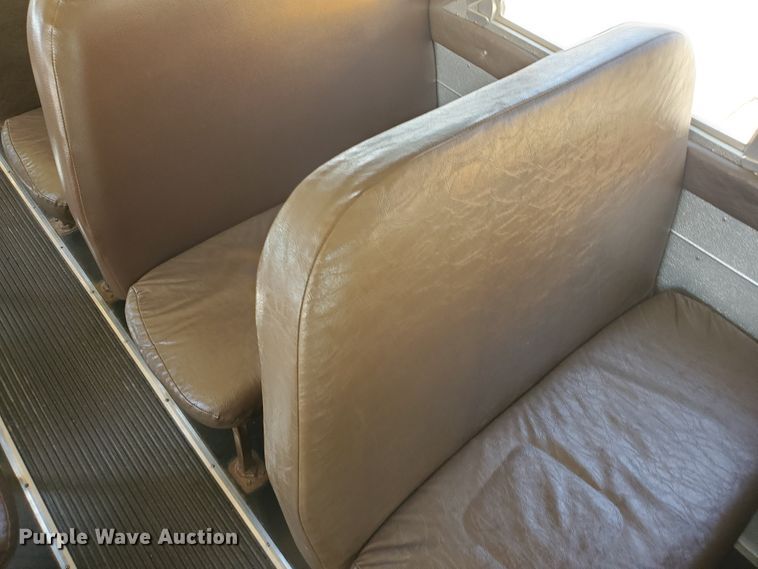 image for item HO9724 1998 International 3800 Blue Bird  school bus