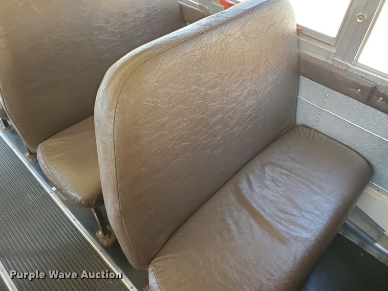 image for item HO9724 1998 International 3800 Blue Bird  school bus