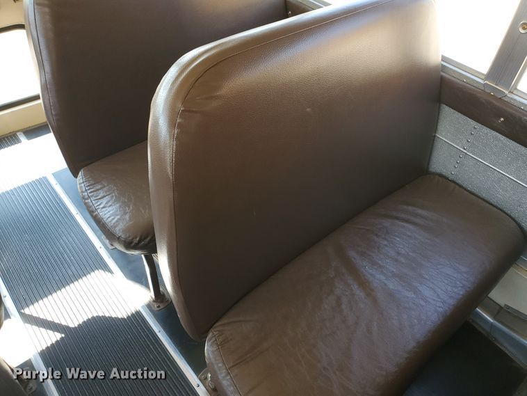 image for item HO9724 1998 International 3800 Blue Bird  school bus