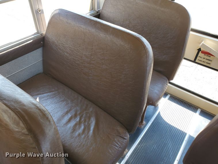 image for item HO9724 1998 International 3800 Blue Bird  school bus