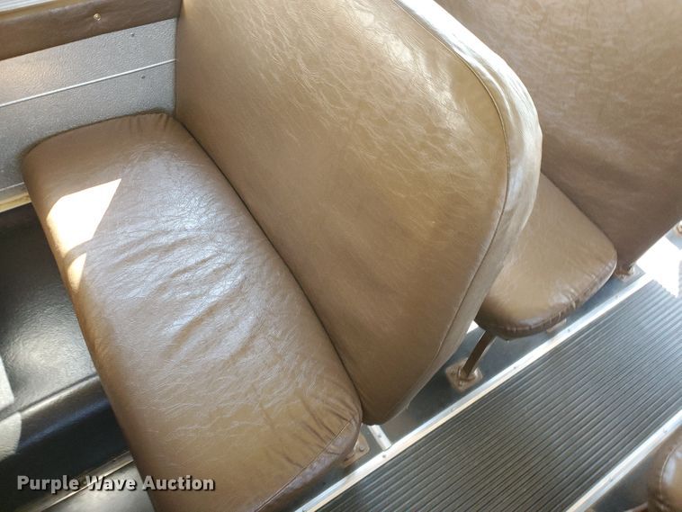 image for item HO9724 1998 International 3800 Blue Bird  school bus