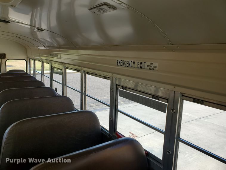 image for item HO9724 1998 International 3800 Blue Bird  school bus