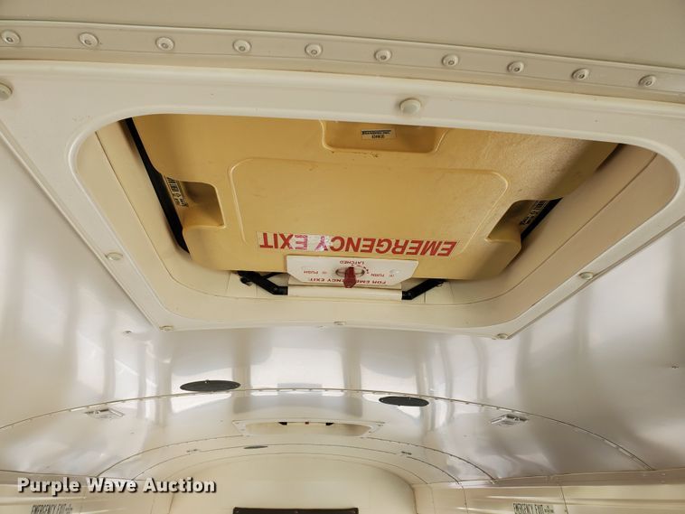 image for item HO9724 1998 International 3800 Blue Bird  school bus