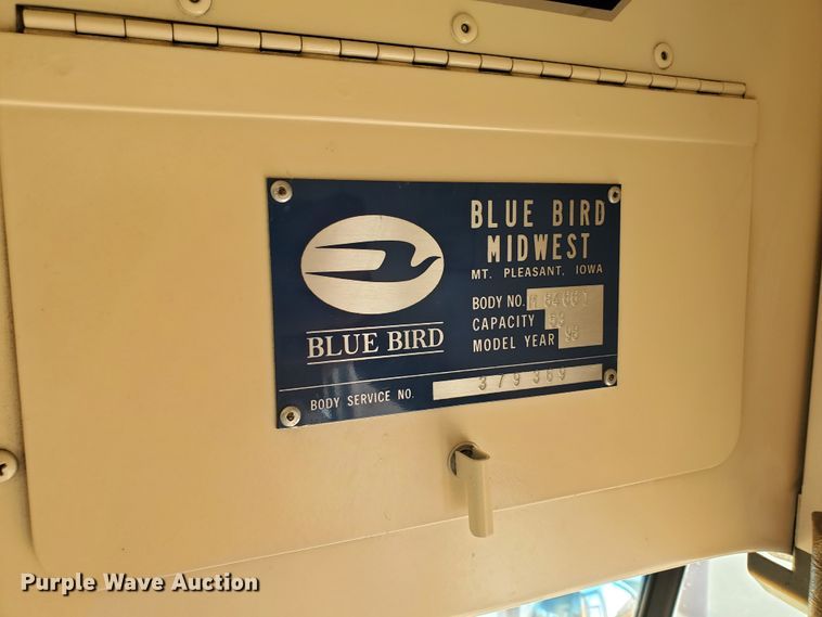 image for item HO9724 1998 International 3800 Blue Bird  school bus