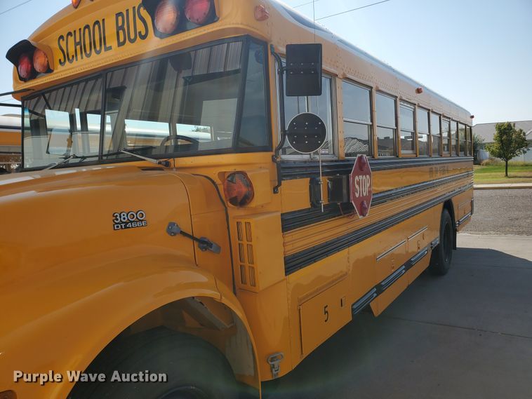 image for item HO9724 1998 International 3800 Blue Bird  school bus