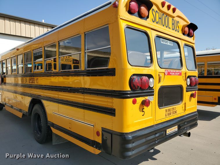 image for item HO9724 1998 International 3800 Blue Bird  school bus