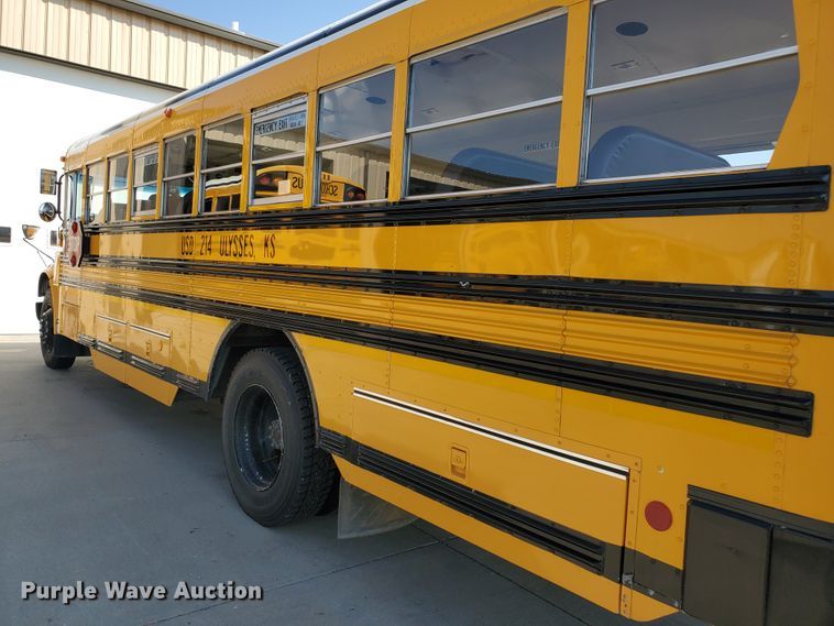 image for item HO9724 1998 International 3800 Blue Bird  school bus