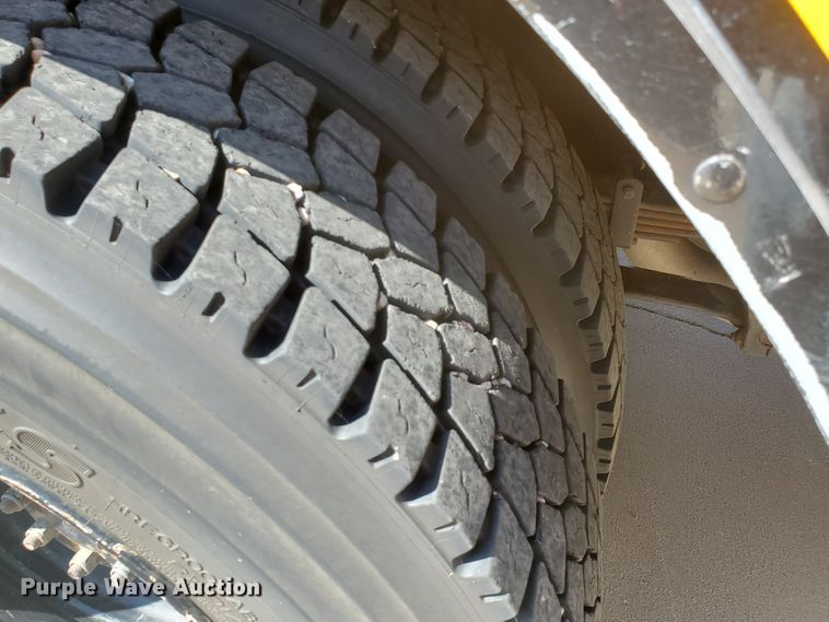 image for item HO9724 1998 International 3800 Blue Bird  school bus