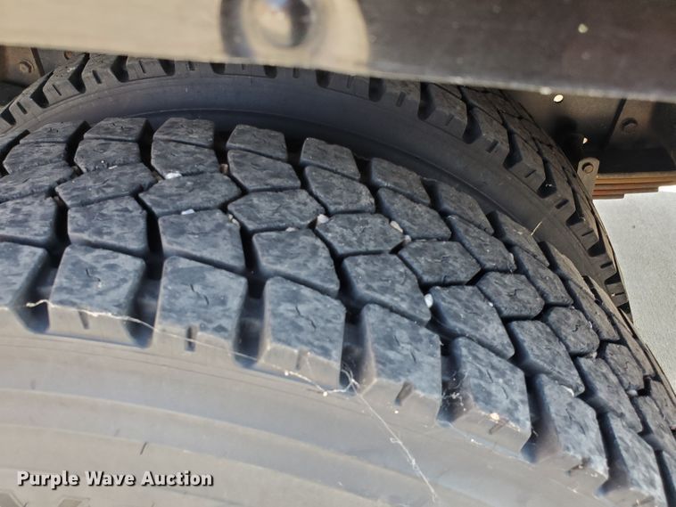 image for item HO9724 1998 International 3800 Blue Bird  school bus