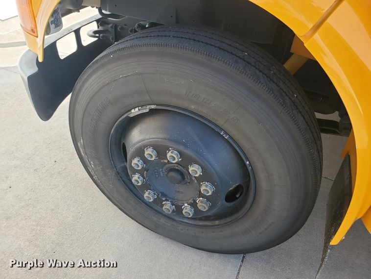 image for item HO9724 1998 International 3800 Blue Bird  school bus