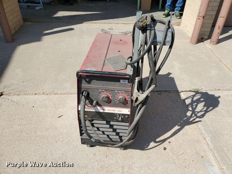 image for item HO9728 Lincoln Wirematic 255 MIG welder
