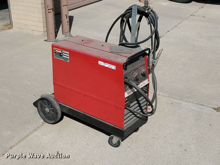 image for item HO9728 Lincoln Wirematic 255 MIG welder