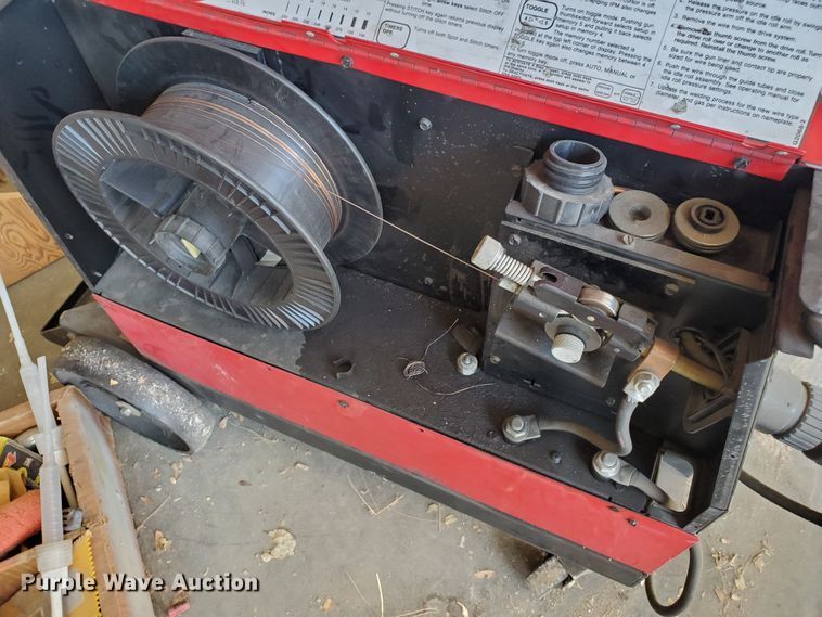 image for item HO9731 Lincoln Idealarc SP-255 MIG welder