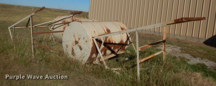 image for item HW9035 (2) fuel tanks