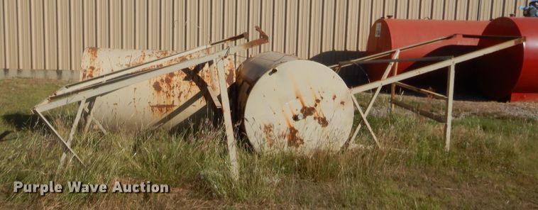 image for item HW9035 (2) fuel tanks