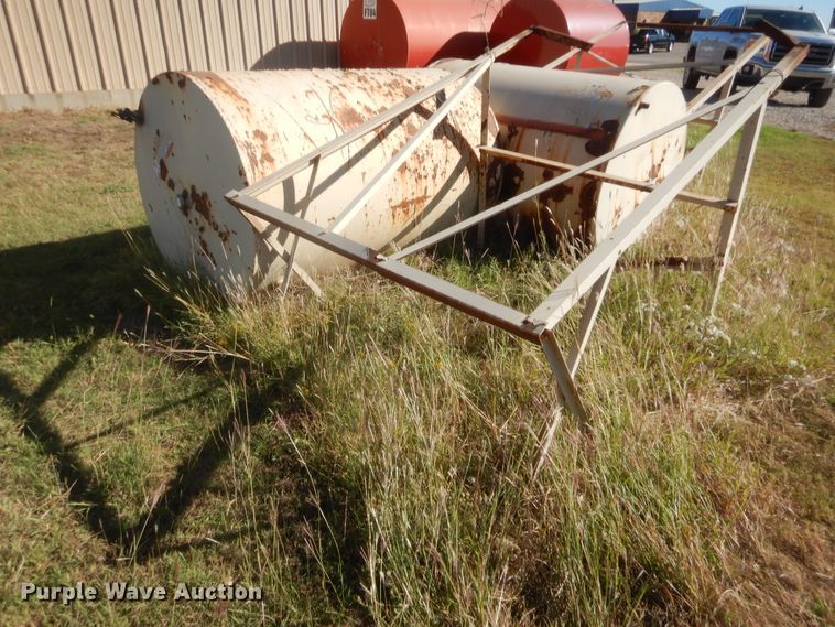 image for item HW9035 (2) fuel tanks