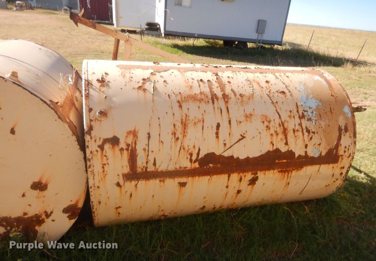 image for item HW9035 (2) fuel tanks