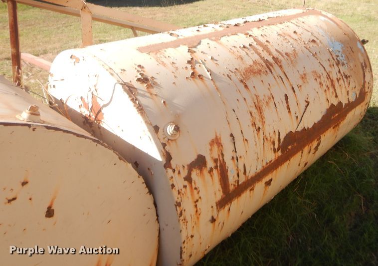 image for item HW9035 (2) fuel tanks