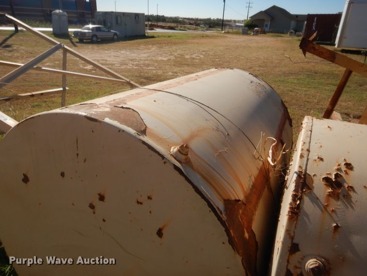 image for item HW9035 (2) fuel tanks