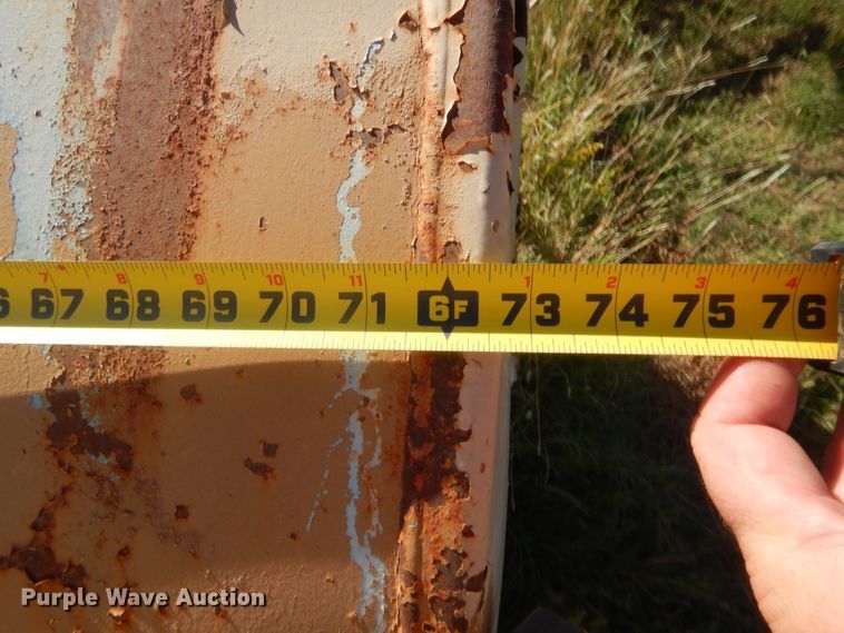 image for item HW9035 (2) fuel tanks