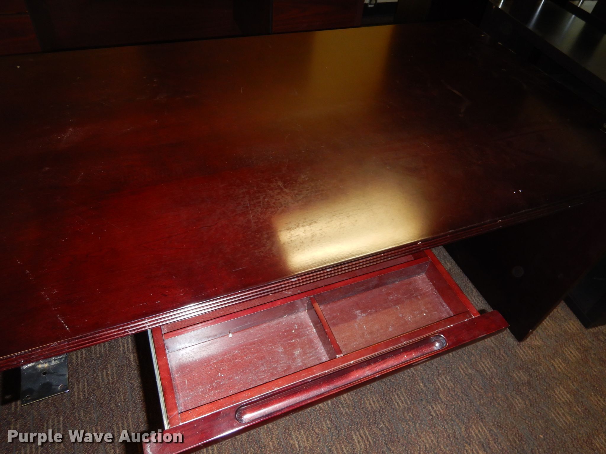 Furniture in Lawrence, KS Item HA9882 sold Purple Wave