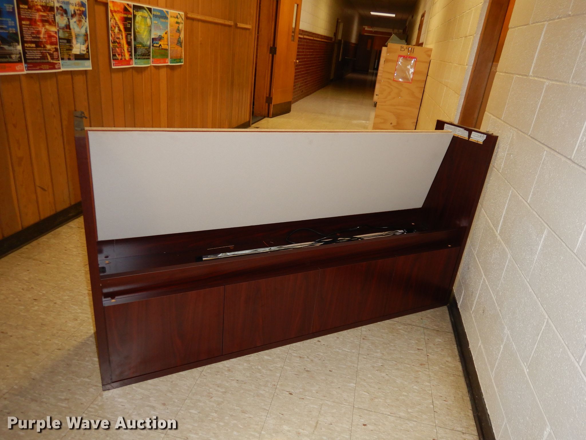 (4) pieces of furniture in Lawrence, KS Item HA9883 sold Purple Wave