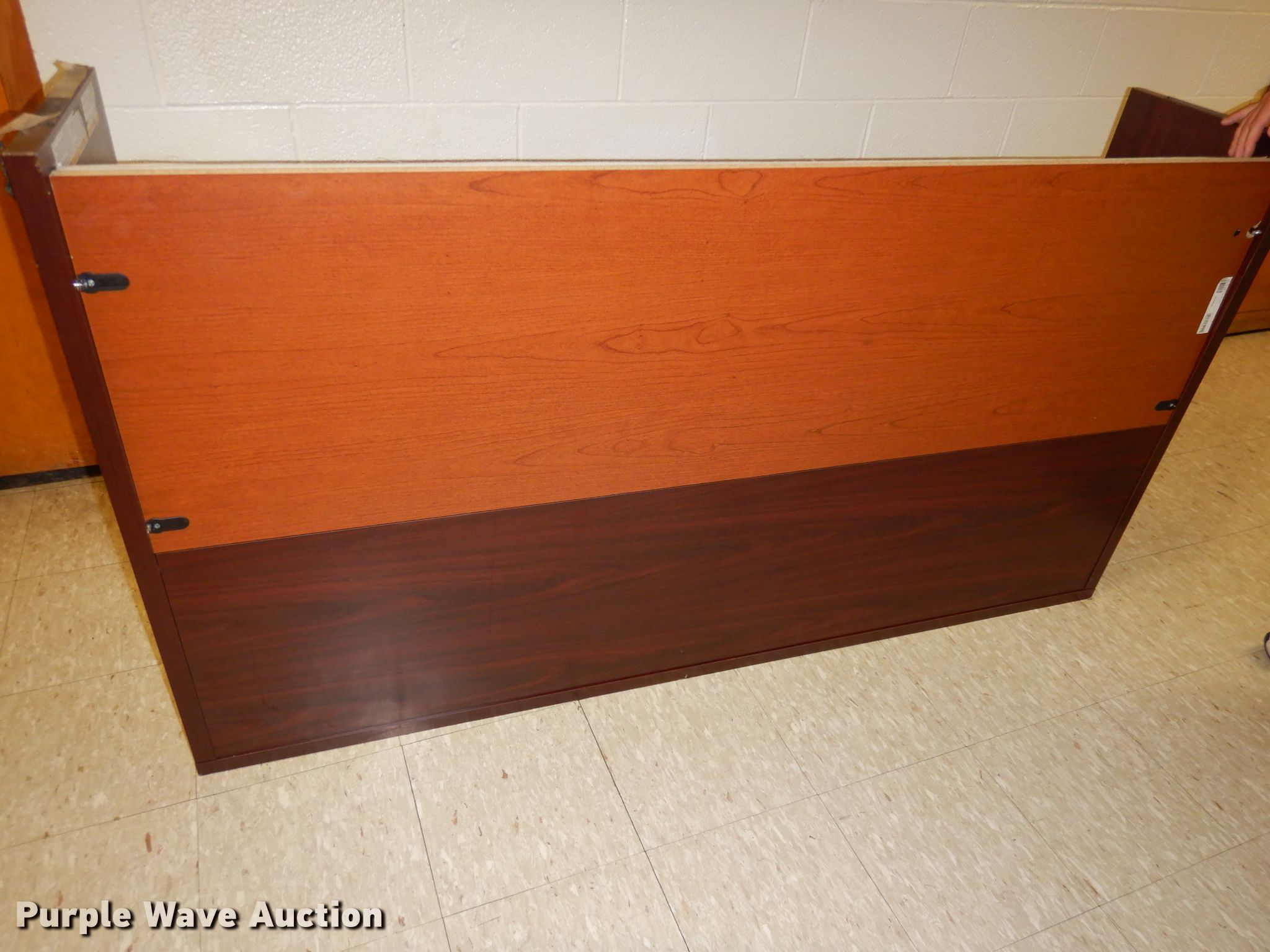 (4) pieces of furniture in Lawrence, KS Item HA9883 sold Purple Wave