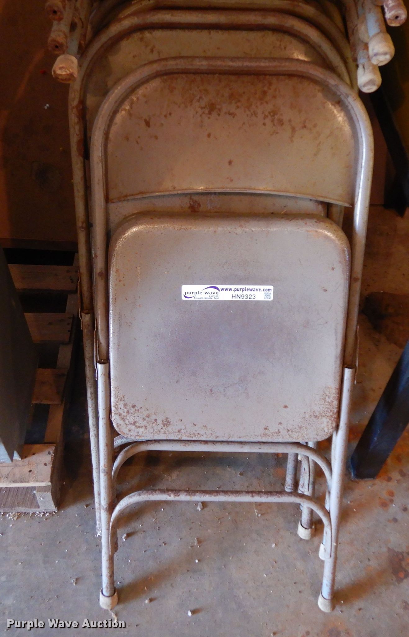 Furniture in Salina, KS Item HN9323 sold Purple Wave