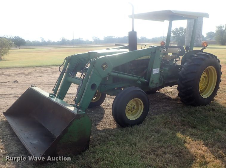 image for item DE0850 John Deere 2030  tractor