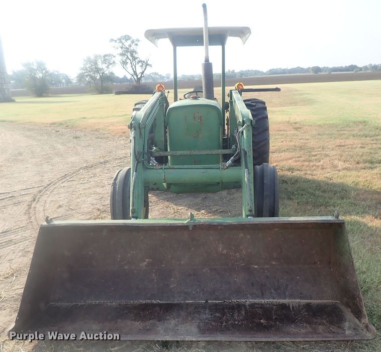 image for item DE0850 John Deere 2030  tractor