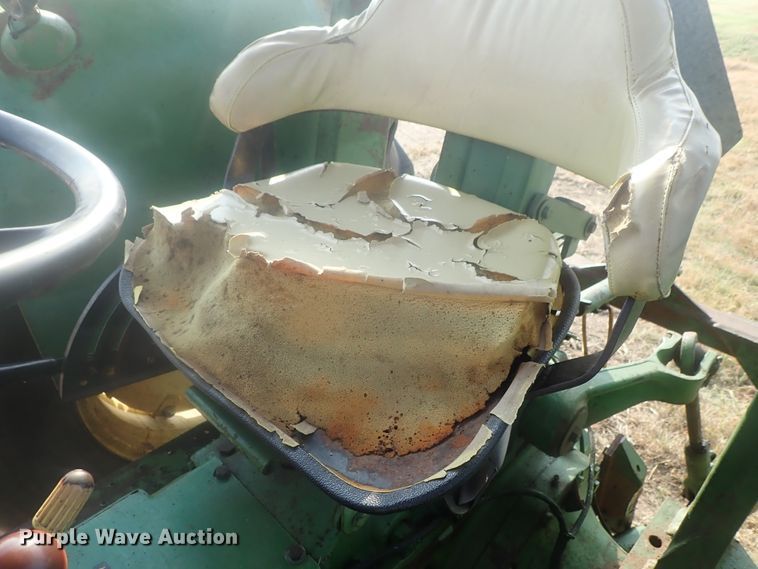 image for item DE0850 John Deere 2030  tractor