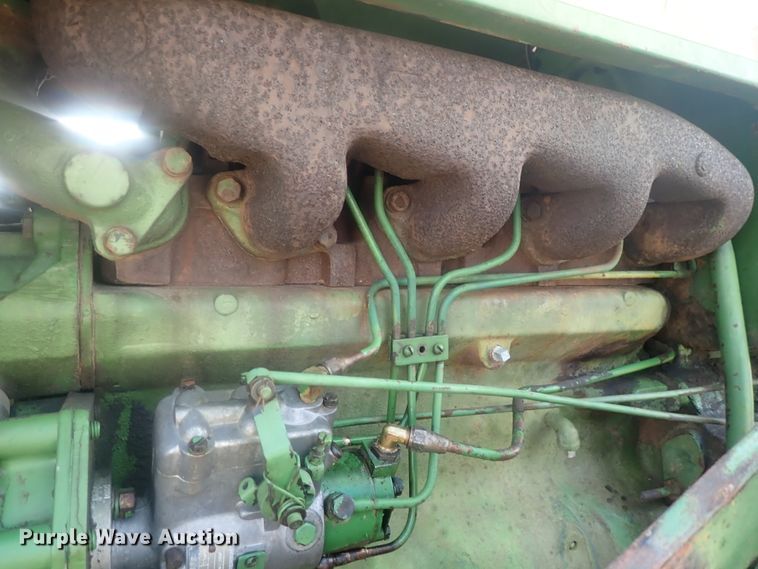 image for item DE0850 John Deere 2030  tractor