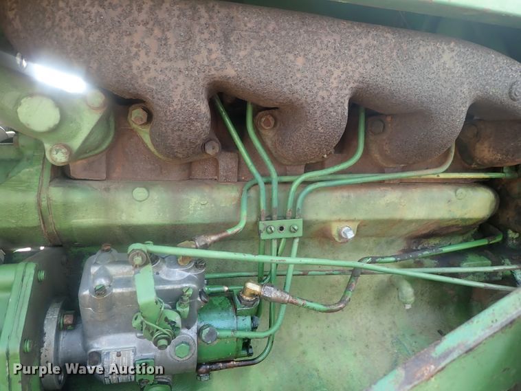 image for item DE0850 John Deere 2030  tractor