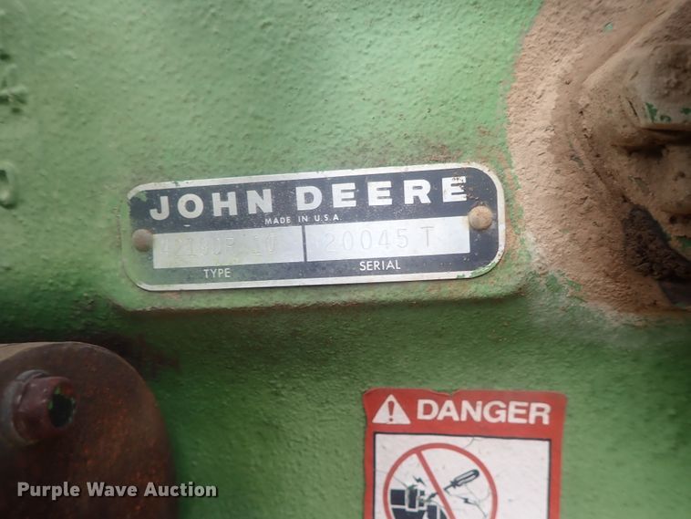 image for item DE0850 John Deere 2030  tractor